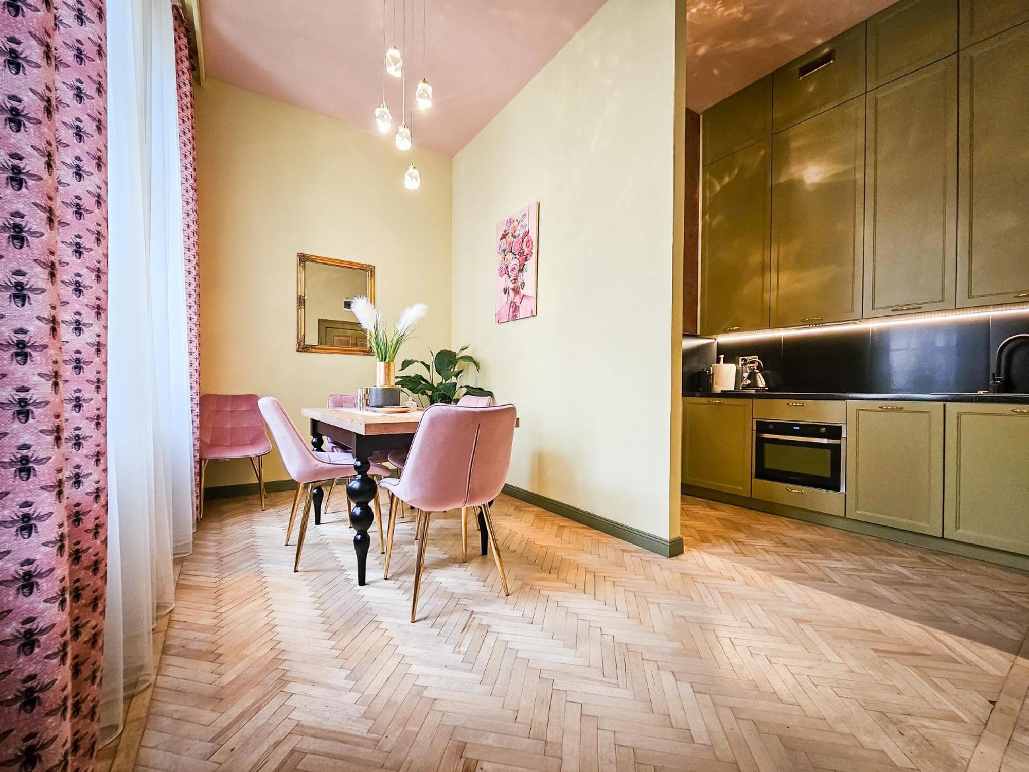 Butik Apartamenty Old Town Torun - Parking Exterior photo
