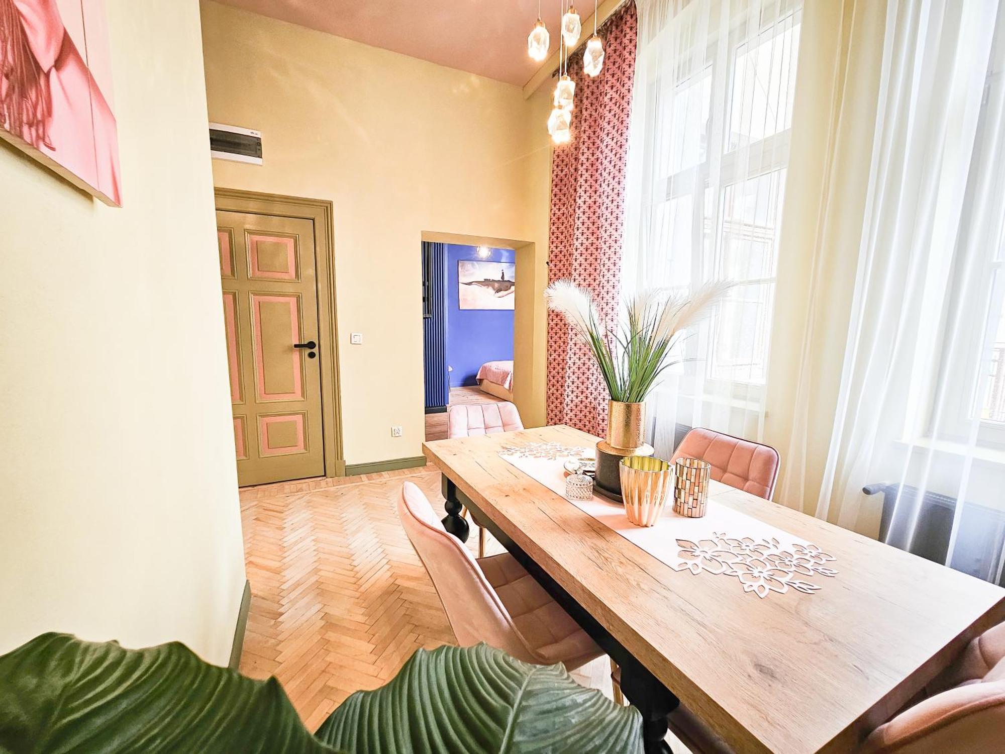 Butik Apartamenty Old Town Torun - Parking Exterior photo